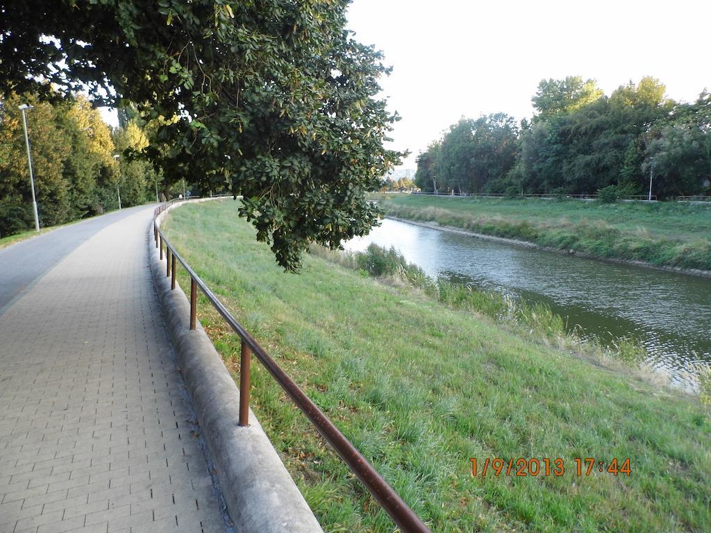 Fukas Apartments Нитра Экстерьер фото